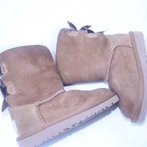 ♦️NUDE UGG Bailey BOW  BOOTS ♦️TODDLER size 8
